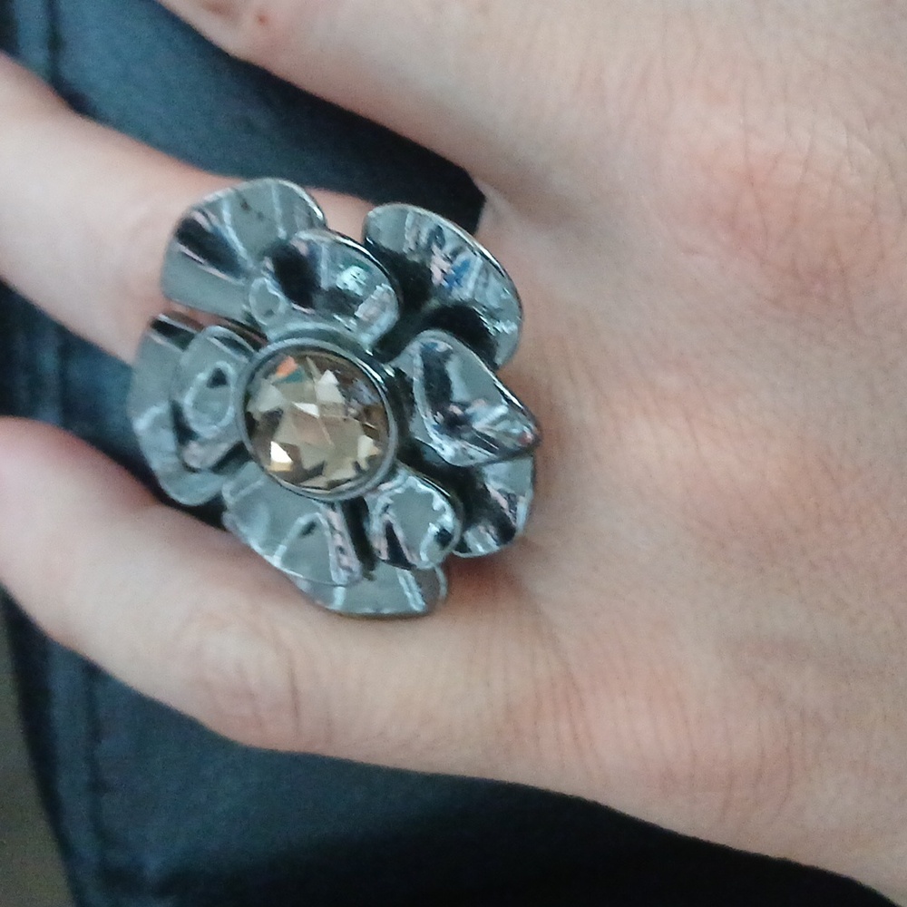 Flower ring - Picture 4 of 4